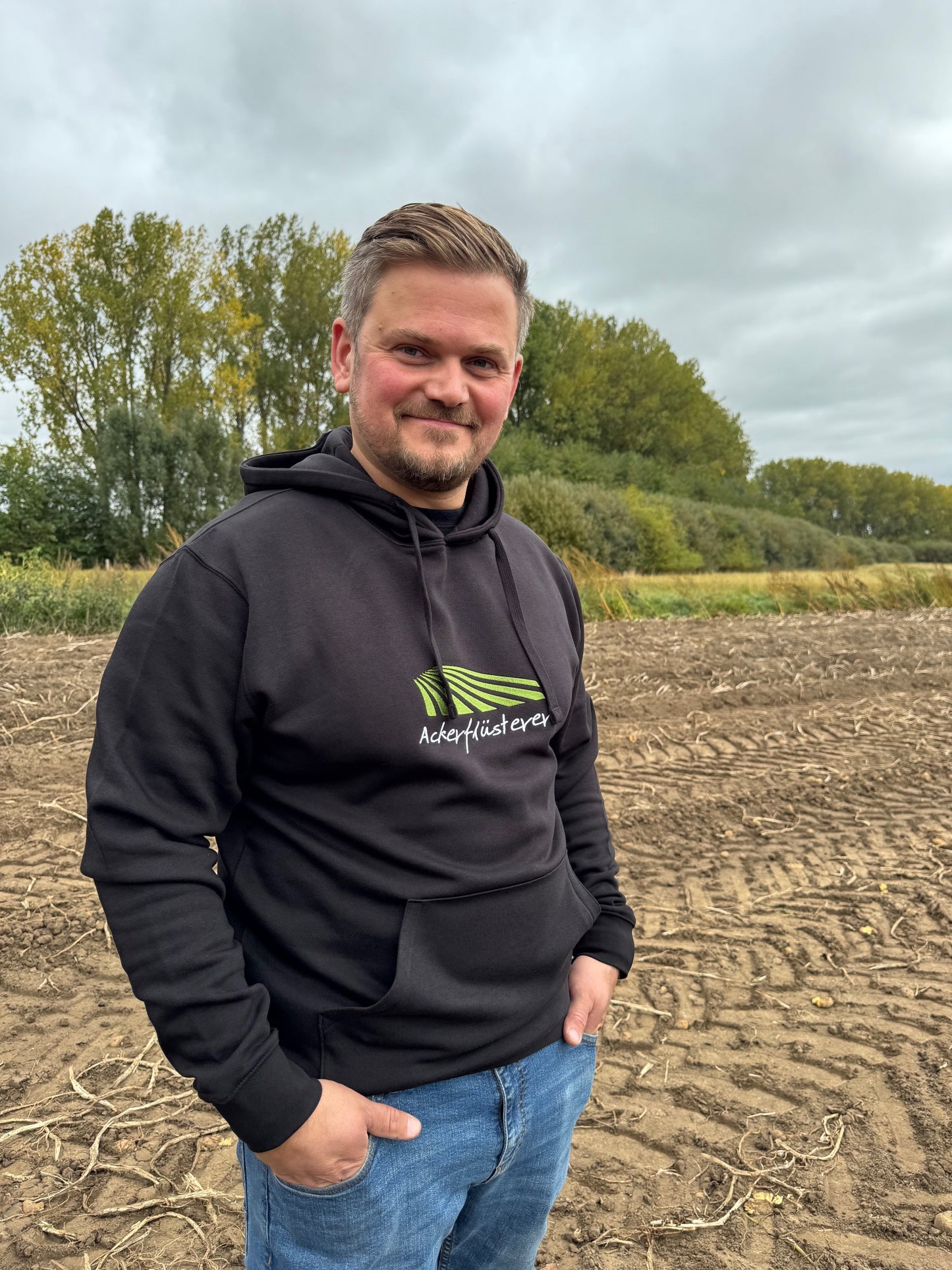 Hoodie "Ackerflüsterer" schwarz